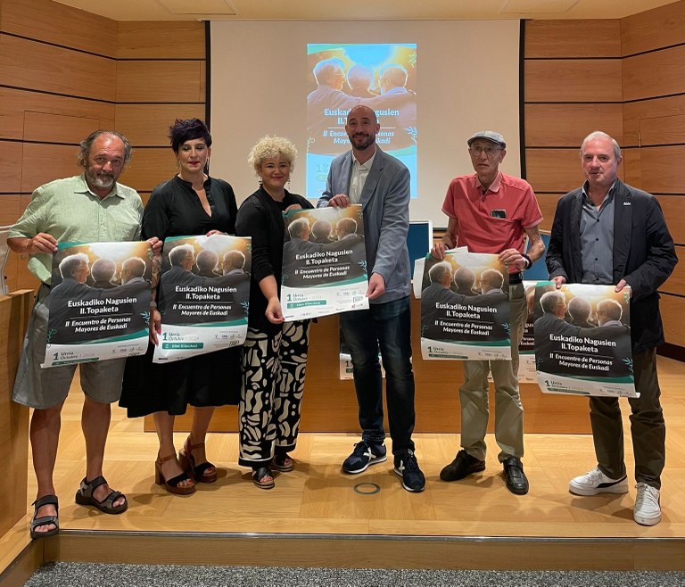 Imagen de la presentación del "II Encuentro de Personas Mayores de Euskadi". 