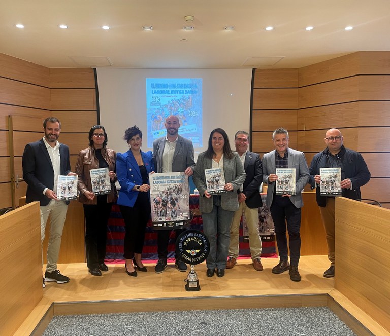 Imagen de la presentación del VI Gran Premio Ciudad de Eibar-Laboral Kutxa Saria.