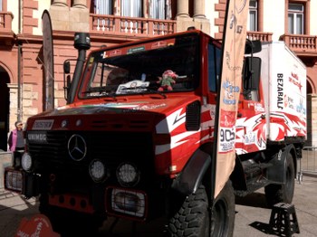  Joan den larunbatean 'Euskadi 4x4 Dakar Team' taldearen kamioia Eibarren izan zen.